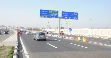 انتشار الخدمات المرورية بمحيط اﻹغلاق الجزئى لمحور المشير طنطاوى منعًا للزحام