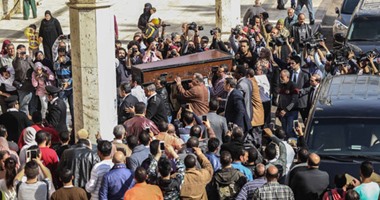 بالصور.. الأمن تمنع دخول كاميرات الصحفيين والقنوات الفضائية لمسجد الحسين‎