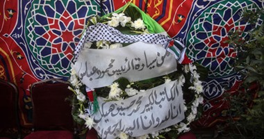 أبو مازن يرسل برقية تعزية للرئيس السيسى فى وفاة هيكل