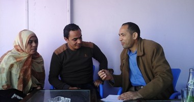 مأساة متعاقدى التربية والتعليم بالشرقية..موظفة إدارية : مجموع راتبى أنا وزوجى 180 جنيها شهريًا.. وعامل خدمات: حرمت أسرتى من متاع الدنيا أملا فى التعيين.. ومشرف نشاط: انفصلت عن زوجتى بسبب ضعف راتبى
