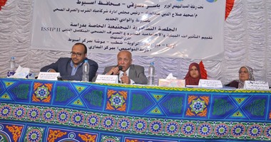جلسة تشاور جماهيرية لمشروع صرف صحى مركز أسيوط