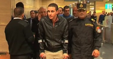 أحد مصابى الشرطة فى "فض رابعة" بعد عودته من رحلة علاج بلندن: سأعود لعملى قريبا.. النقيب عمرو حجازى: مستعد لتقديم روحى فداءً لأى مواطن مصرى.. و"العمليات الخاصة": مهمتنا حماية الأوطان وجاهزون للتضحية