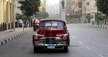 عربيات زمان.. حكايات سيارات الملوك.. كل ما تقدم تغلى.. شيفروليه موديل 5 من "عاطف باشا صدقى" لرفيق عطية.. الرولز رويس أغلاها و"ملكة إنجلترا" تمتلك مثلها.. و"الفورد موستنج" موديل 65 بطلة مسلسل "طريقى"