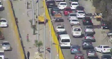 زحام مرورى داخل نفق الأزهر بسبب تعطل سيارتين