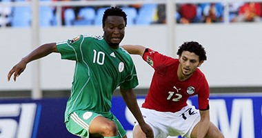 نيجيريا تبدأ الحرب النفسية على مصر قبل موقعة تصفيات إفريقيا.. مدرب "النسور": العصر الذهبى للفراعنة "انتهى".. قائد المنتخب: الفوز على المصريين مفتاح التأهل.. والحارس السابق: سنقاتل حتى الموت