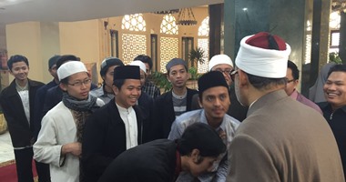 شيخ الأزهر يغادر القاهرة فى أول زيارة إلى إندونيسيا 