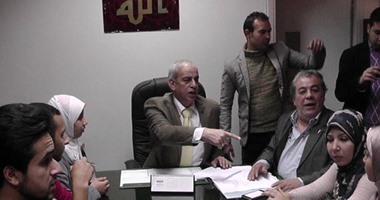 بالصور.. طلاب المعهد الفنى الصحى بالغربية يعلقون إضرابهم بعد لقاء المحافظ