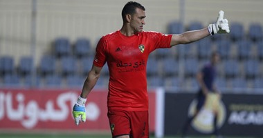 الحضرى ولاعبو الأهلى يصلون فندق المنتخب بـ6 أكتوبر