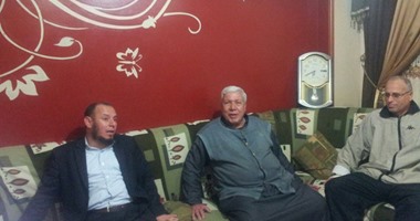 نائب "النور" بالبرلس يلتقى قيادات مركز شباب المدينة وأهالى "الخشوعى"