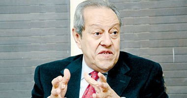 فخرى عبدالنور لـ"اليوم السابع": "جلسة حكومة محلب" تحولت لبكاء بعد القبض على وزير الزراعة السابق.. اقترحت على رئيس الوزراء طرح الثقة فى الحكومة أمام البرلمان لإخراس الإعلام .. والأجهزة صنعت "دعم مصر"