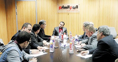 خبراء النقل يعرضون فى ندوة "اليوم السابع" خطة إنقاذ السكة الحديد..تطوير الهيئة لا يحتاج قطارات جديدة وغياب الصيانة سبب الحوادث.. عضو لجنة الخبراء بالنقل:الوضع تحول من "فساد الإدارة" إلى "إدارة الفساد"
