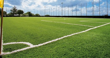 مخاوف بريطانية من احتواء الملاعب الصناعية على مواد تسبب السرطان
