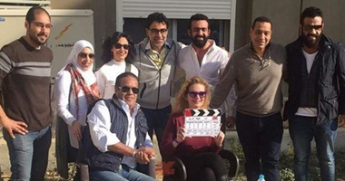 يسرا تنشر أولى صورها مع طاقم عمل "خيط حرير" على "إنستجرام"