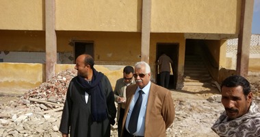 بالصور.. وكيل تعليم الفيوم يتفقد عددا من مدارس إطسا 