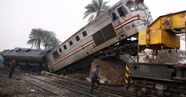 وزير النقل يتوجه لموقع الحادث تصادم قطارى ركاب وبضائع بخط المناشى