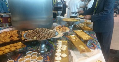 بالصور.. "فول نابت وترمس" لضيوف "منتدى إفريقيا" بشرم الشيخ