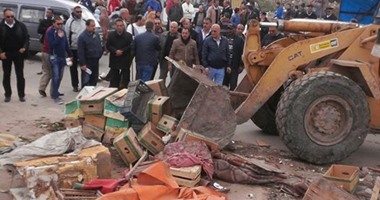 بالصور.. حملة مكبرة لإزالة الإشغالات بحى المنتزه شرق الإسكندرية