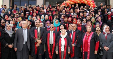 بالصور.. تكريم أوائل الخريجين بتمريض طنطا دفعة 2014