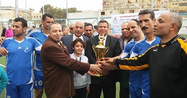 رئيس مدينة سمنود يشارك فى نهائى دورى المصالح الحكومية لكرة القدم