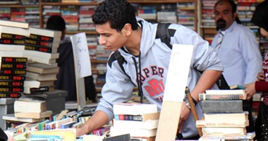 5 شخصيات هتلاقيهم فى معرض الكتاب كل سنة.. من "دودة القراءة" لـ"العميق"