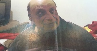 قصة عم زكريا الذى اتصل بالنجدة قائلاً لهم: ماعنديش أكل فى البيت.. أنتوا مش فى خدمة الشعب ولا إيه؟.. فأرسلت له الداخلية قافلة مساعدات عاجلة.. لواء شرطة يشرف على توصيل الأكل والأموال للمسن