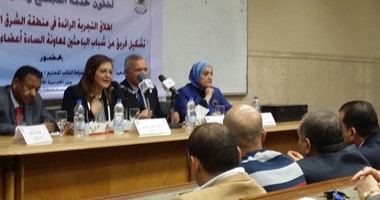 بالصور.. محمد العرابى لشباب جامعة القاهرة: "حافظوا على هوية مصر"