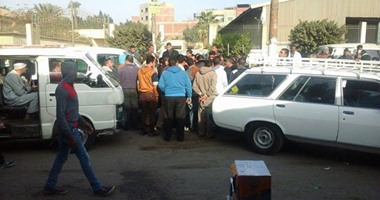 إضراب السائقين على خط "سوهاج - الكوثر" للمطالبة بالعودة للموقف القديم