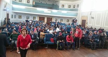 بالصور.. 500 طالب بمؤتمر الترايثلون فى الإسكندرية