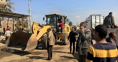 رفع 110 طن قمامة وإزالة 153 حالة إشغال فى حملة رقابية بالبحيرة