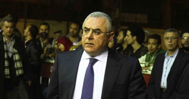 حضور لافت لعدد كبير من مسئولى الدولة بمسجد مصطفى محمود لصلاة الجنازة على شقيقة طارق عامر 