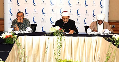 "حكماء المسلمين" يقرر إرسال قوافل سلام إلى بورما ويناقش حوار الشرق والغرب