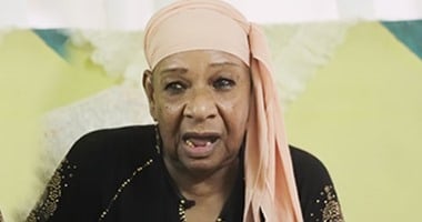 من قهوة "بعرة" لـ "شاشات التليفزيون".. كيف يعيش "الكومبارسات"؟