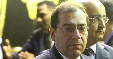 نواب "النور" بالعامرية يطالبون وزير البترول بحل مشكلات تشريد الشركات للعمال