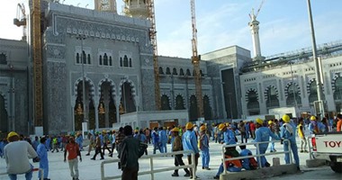 بالصور:عمال"بن لادن"بالسعودية ينفون حل أزمتهم ويدخلون فى اعتصام مفتوح