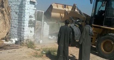 بالصور.. تنفيذ 85 قرار إزالة لتعديات بمركز أرمنت غرب الأقصر