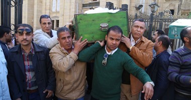 بالصور.. تشييع جنازة عبد الرحمن خير من السيدة زينب.. والعزاء السبت بـ"عمر مكرم"