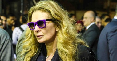 يسرا تنعى مؤلف مسلسل "فوق مستوى الشبهات"