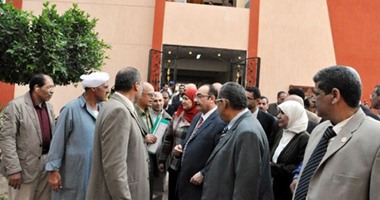 بالصور.. محافظ القليوبية يفتتح توسعات مدرسة كفر شكر الرسمية للغات