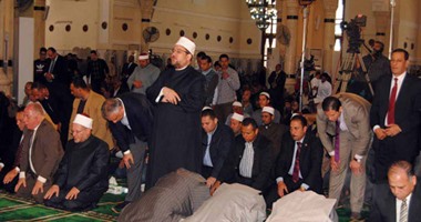 بالصور.. وزير الأوقاف فى خطبة الجمعة:الدين الإسلامى دين سلام ولا مكان فيه للإرهاب