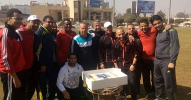 بالصور.. لاعبو الإنتاج يحتفلون بعيد ميلاد شوقى غريب