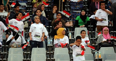 بالصور.. أطفال 57357 يحضرون مباراة المنتخب أمام بوركينا فاسو