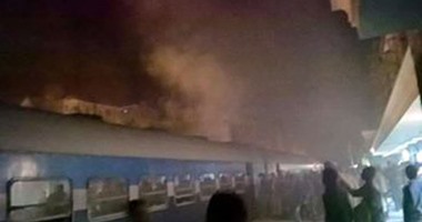 السيطرة على حريق اندلع فى قطار قديم بمخزن بالمنيا دون وقوع خسائر 