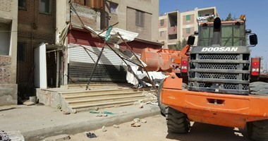 بالصور.. غلق 32 محلا مخالفا ورفع عدادات الكهرباء بمدينة 6 أكتوبر