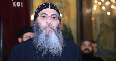 بالصور.. مطران القدس الجديد يدخل قداس ترقيته محاطا بالزغاريد والزفة الكنسية