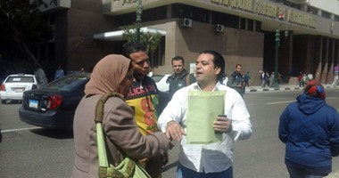 مشادات بين مواطن وموظف تابع لعكاشة أمام بوابة مجلس النواب