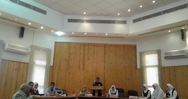 بالصور.. لجنة وزارية لتقييم مسابقات الإذاعة المدرسية والبرلمان الصغير بالوادى الجديد
