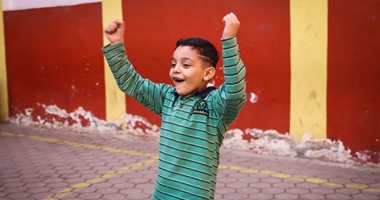 أحمد السيسى نجم ذا فويس يعود إلى مقاعد الفصل بعد موعد مع النجومية