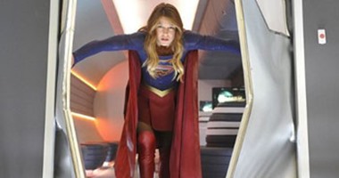 بالصور..ميليسا بينويست تنقذ القطار من الانفجار فى رابع حلقات"Super Girl"