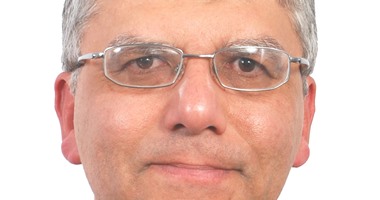 نائب رئيس جامعة القاهرة يفوز بجائزة الخريج المتميز من "ميرلاند"الأمريكية