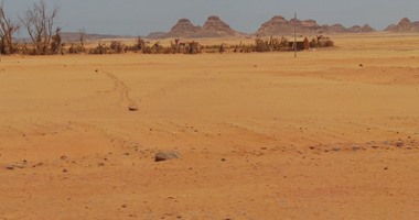 بالصور.. أسوان فى مرمى السيول.. الأهالى يناشدون "الرى" لتطهير المخرات وعمل سدود إعاقة بدلا من البطاطين والخيام.. ومخاوف من تكرار كارثة سيول 2010.. و"رى أسوان" تؤكد مراجعة أوضاع كل المخرات بالمحافظة
